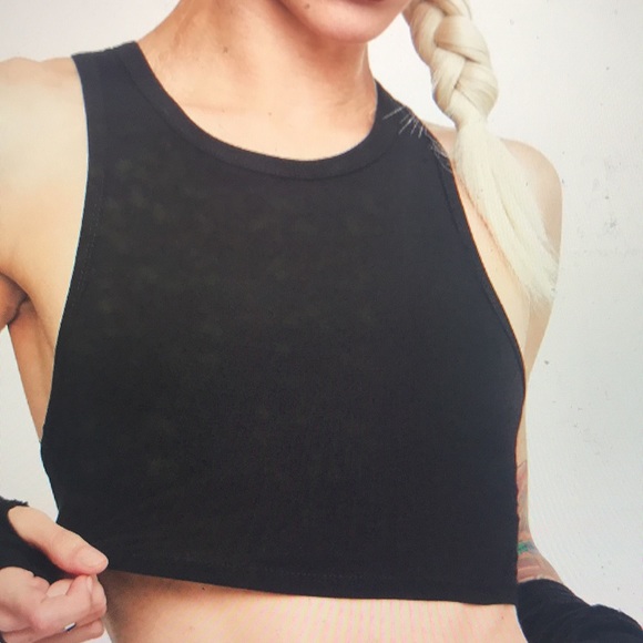 New Balance Tops - NWT New Balance Women’s Skye Crop Top XL Black